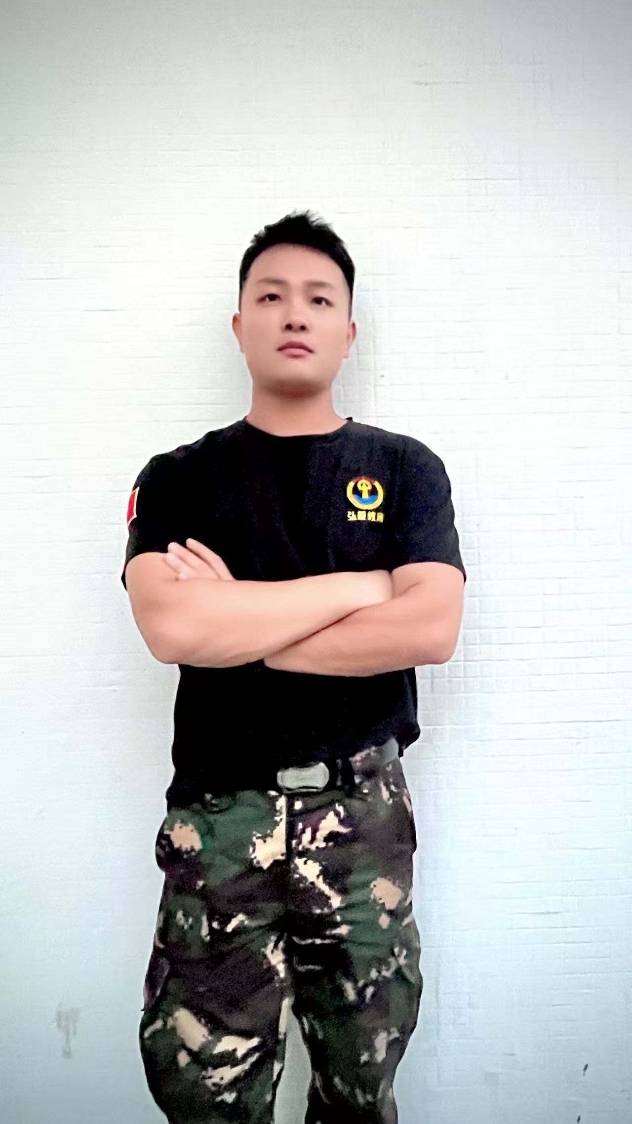 德育主任邓伟强(图1) 微信图片_20260512130714_85_39.jpg